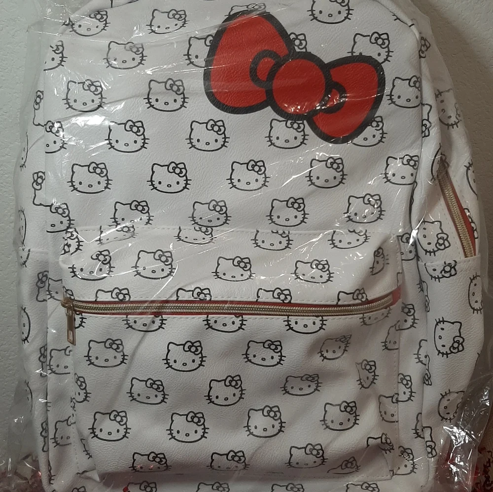 Hello Kitty Backpack - Picture 5 of 6